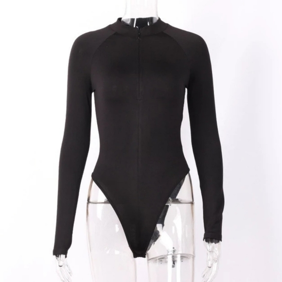 Long sleeve,sexy velvet romper - Picture 3 of 5